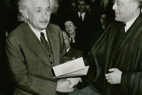 albert-einstein-1165218_960_720 albert-einstein-1165218_960_720